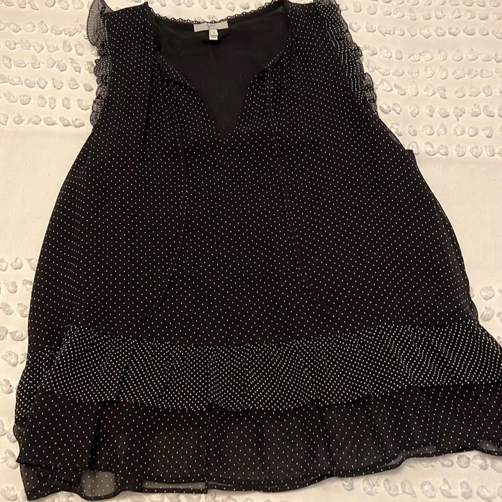 Joie sleeveless top. Great for under a blazer. Layered bottom.